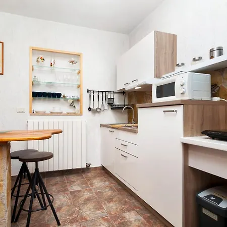 Apartman Angela شقة بالي